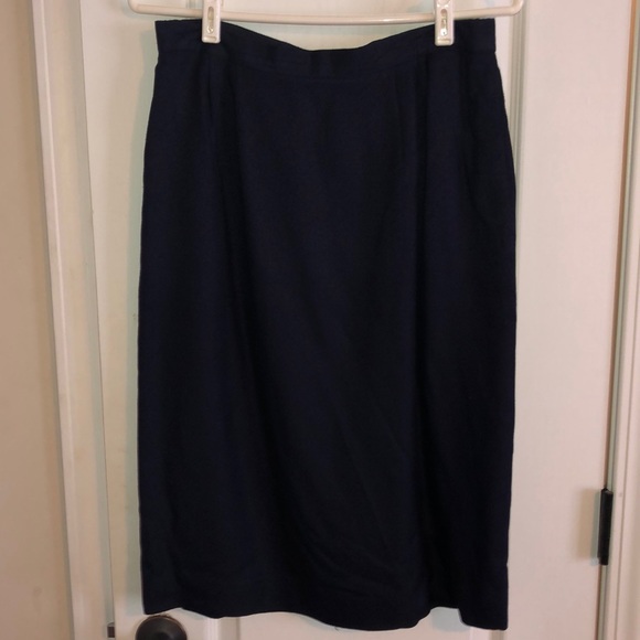 2 PC. Suit - Picture 4 of 5